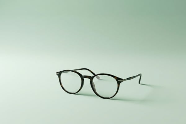 Une paire de lunettes